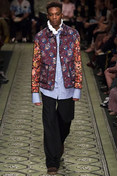 Look 25